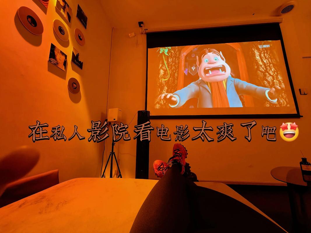 一边亲一边摸.的相关介绍
