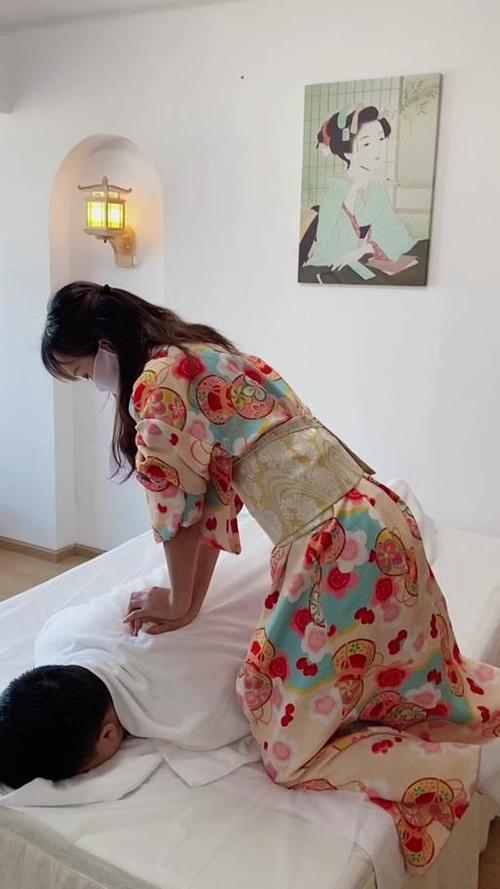 欧美大尺度少妇的相关介绍