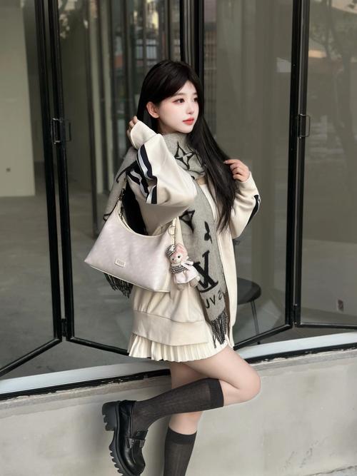 女生下面瘙痒还有黄色分泌物的相关介绍