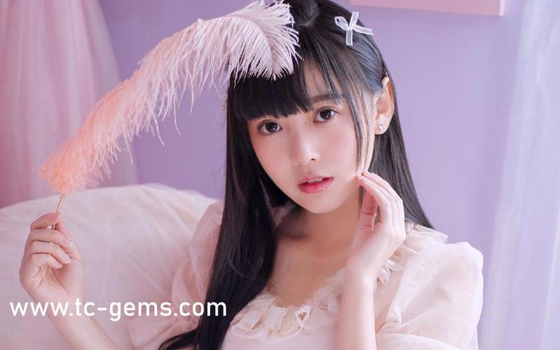 爆操白美女的相关介绍