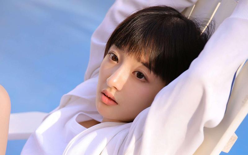 亚洲女女百合av发布页的相关介绍