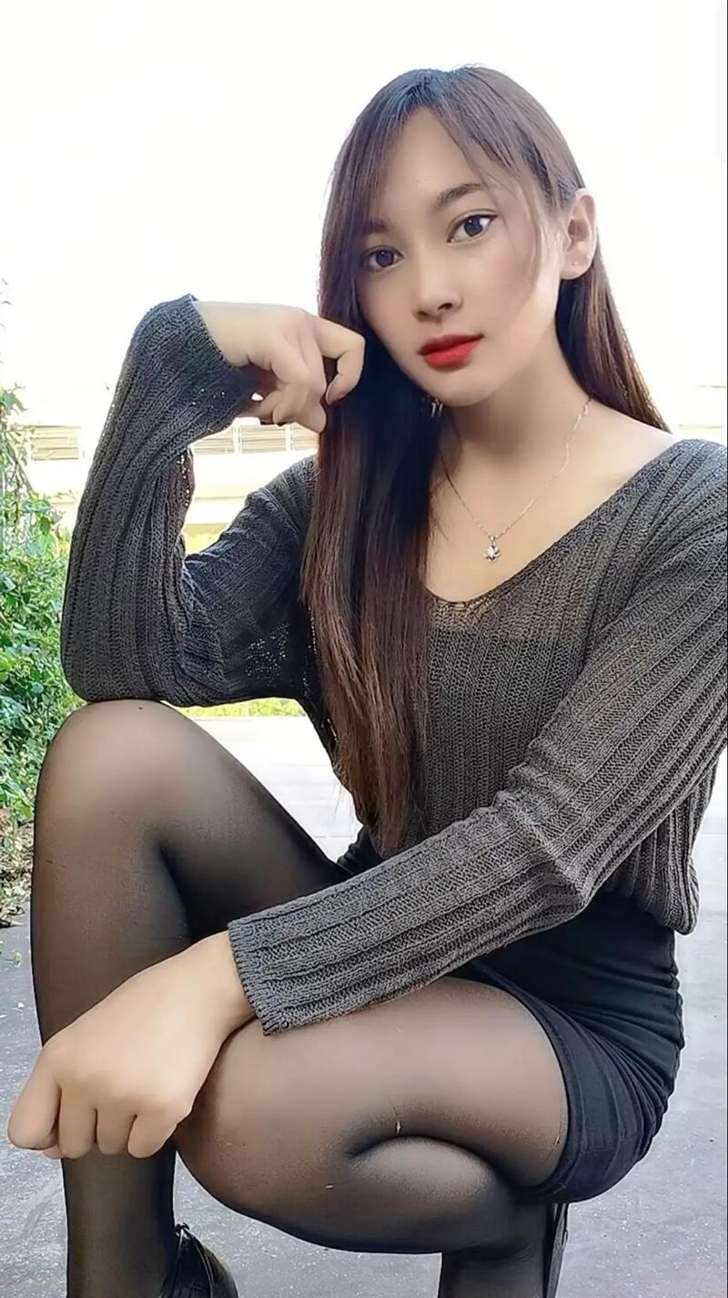 男人扒开女人添高潮的av的相关介绍