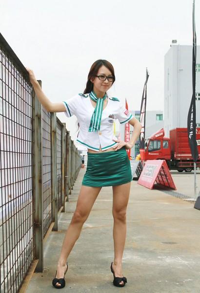 美女操哭的相关介绍