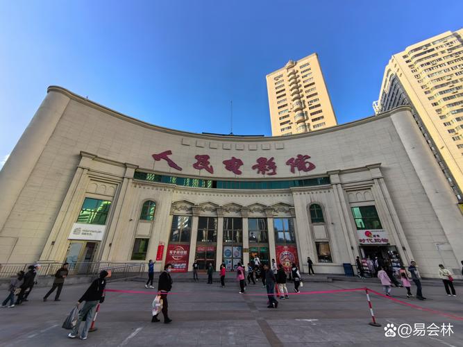 操哭美女大学生的相关介绍