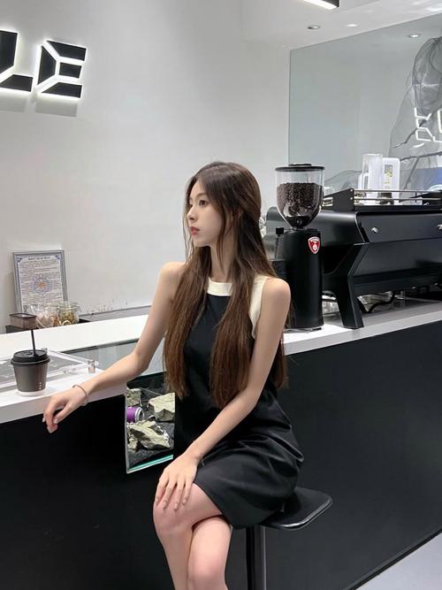 欧美自拍偷拍一区二区的相关介绍