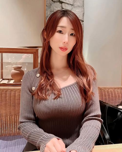 少妇逼av的相关介绍