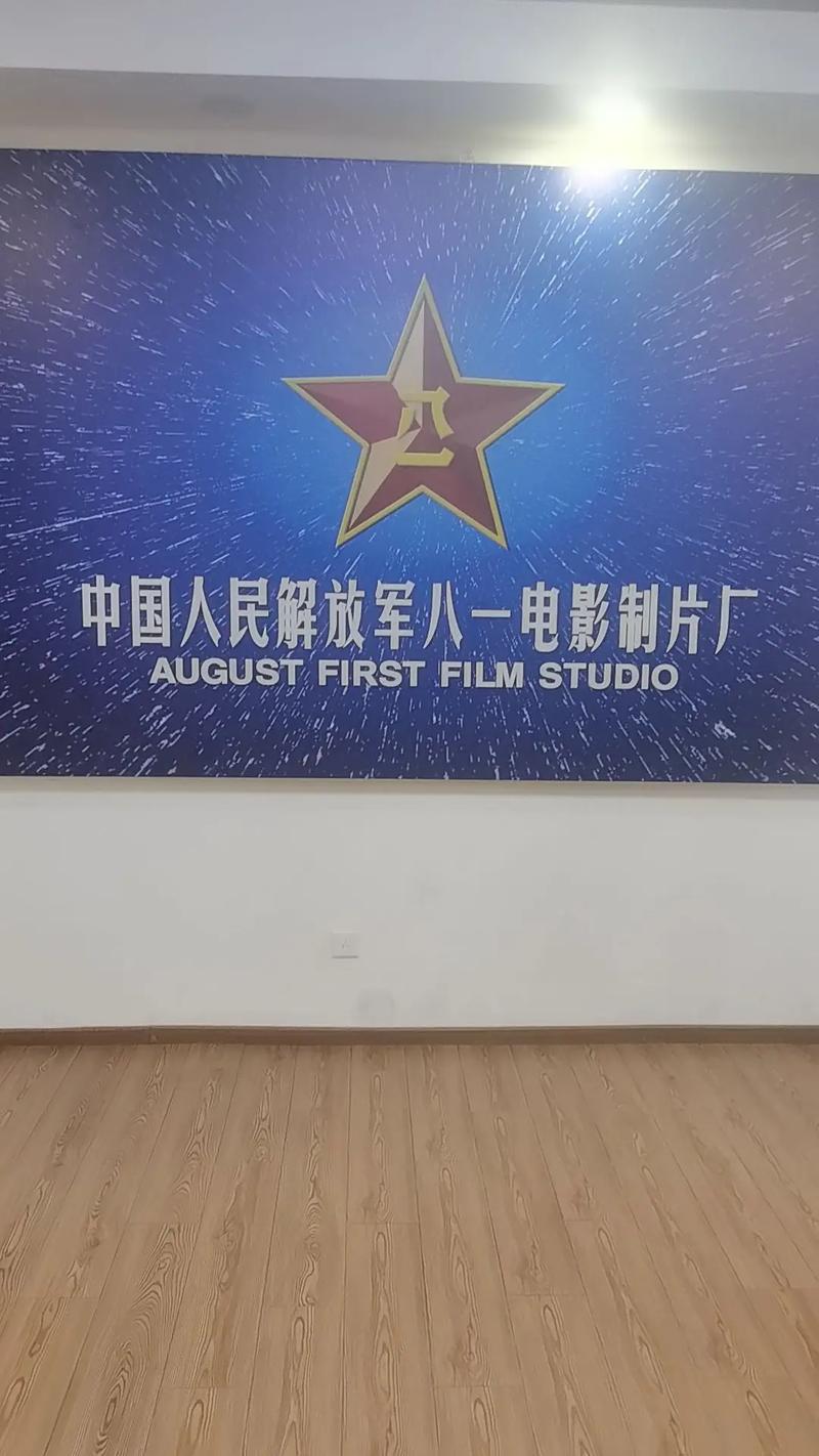 一边摸一边操八的相关介绍